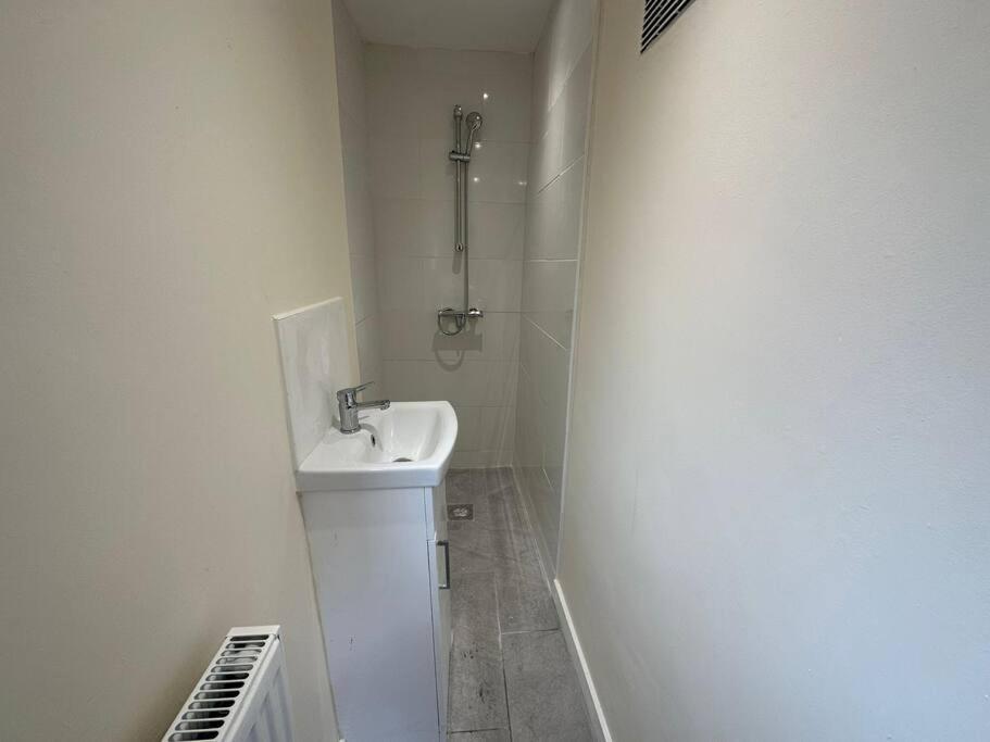 Big 3 Bedroom London House With 2 Bathroom Plumstead  Exteriér fotografie