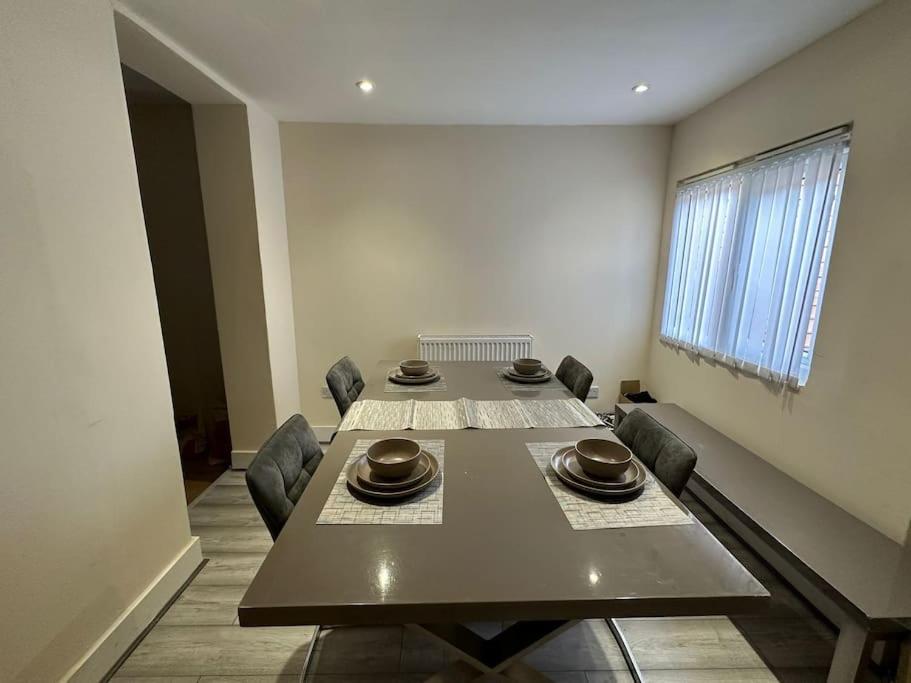 Big 3 Bedroom London House With 2 Bathroom Plumstead  Exteriér fotografie
