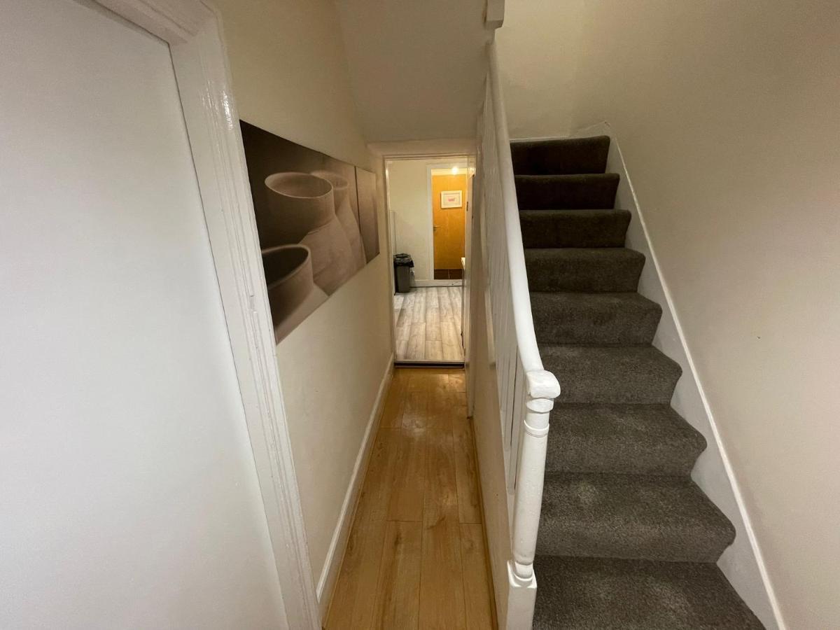 Big 3 Bedroom London House With 2 Bathroom Plumstead  Exteriér fotografie