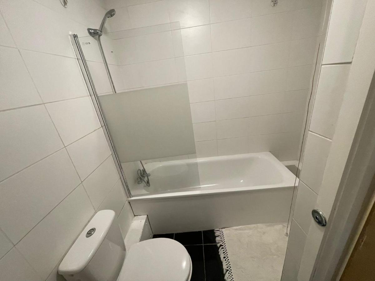 Big 3 Bedroom London House With 2 Bathroom Plumstead  Exteriér fotografie