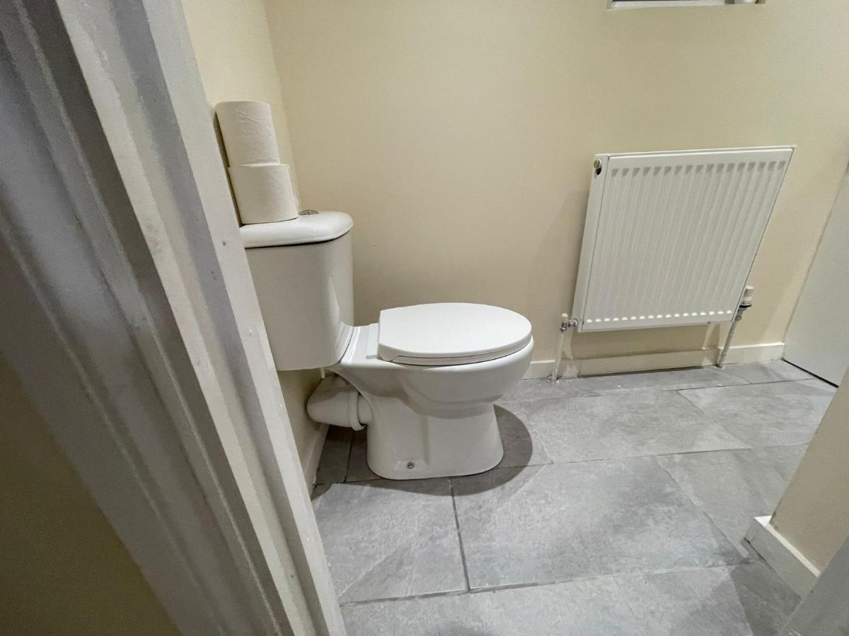 Big 3 Bedroom London House With 2 Bathroom Plumstead  Exteriér fotografie