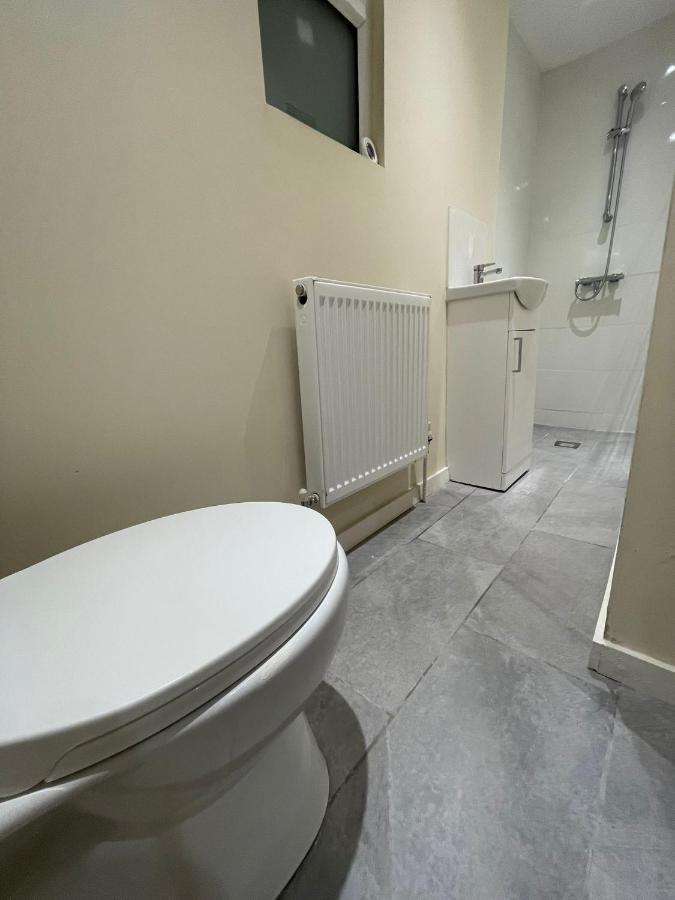 Big 3 Bedroom London House With 2 Bathroom Plumstead  Exteriér fotografie