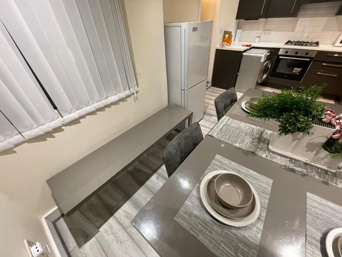 Big 3 Bedroom London House With 2 Bathroom Plumstead  Exteriér fotografie