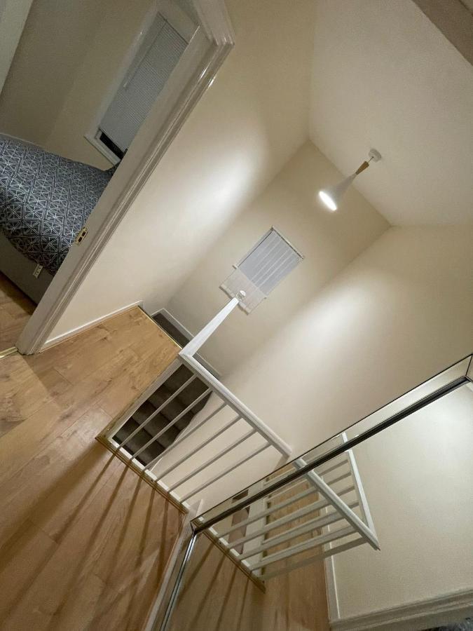 Big 3 Bedroom London House With 2 Bathroom Plumstead  Exteriér fotografie