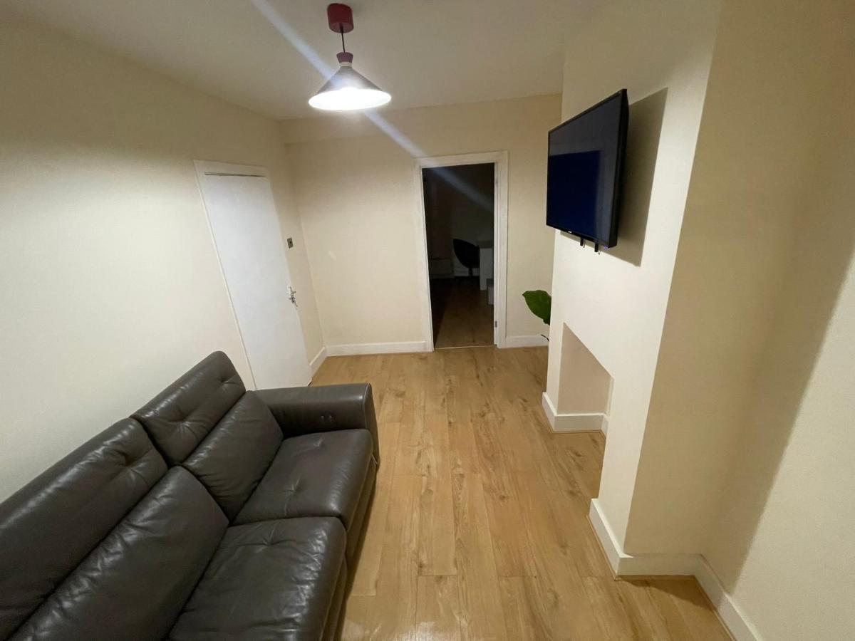 Big 3 Bedroom London House With 2 Bathroom Plumstead  Exteriér fotografie